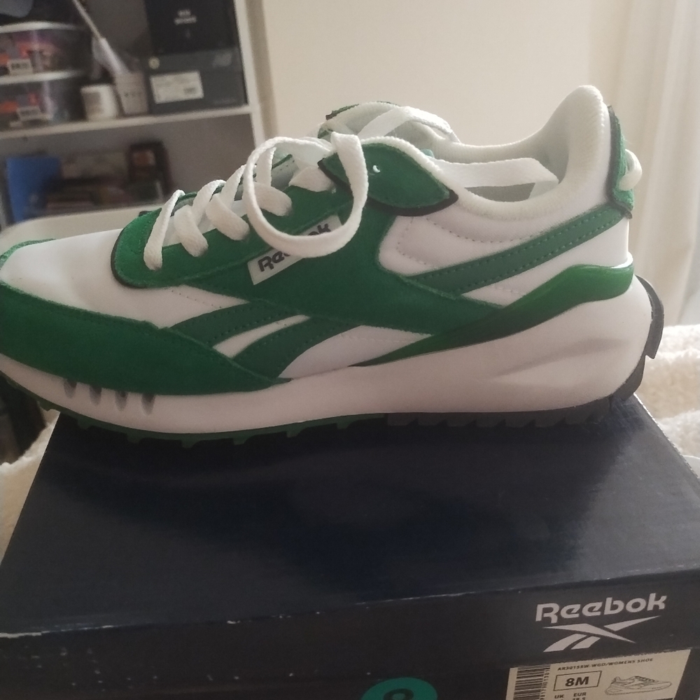 Reebok Women's Sneakers in Green and White